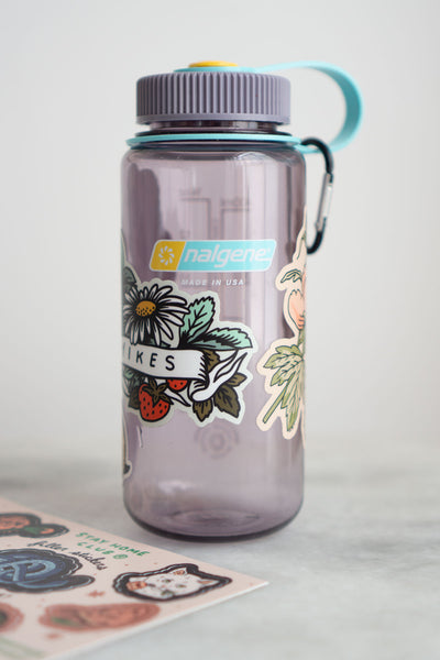 http://stayhomeclub.com/cdn/shop/products/16-oz-nalgene-1_grande.jpg?v=1661800865