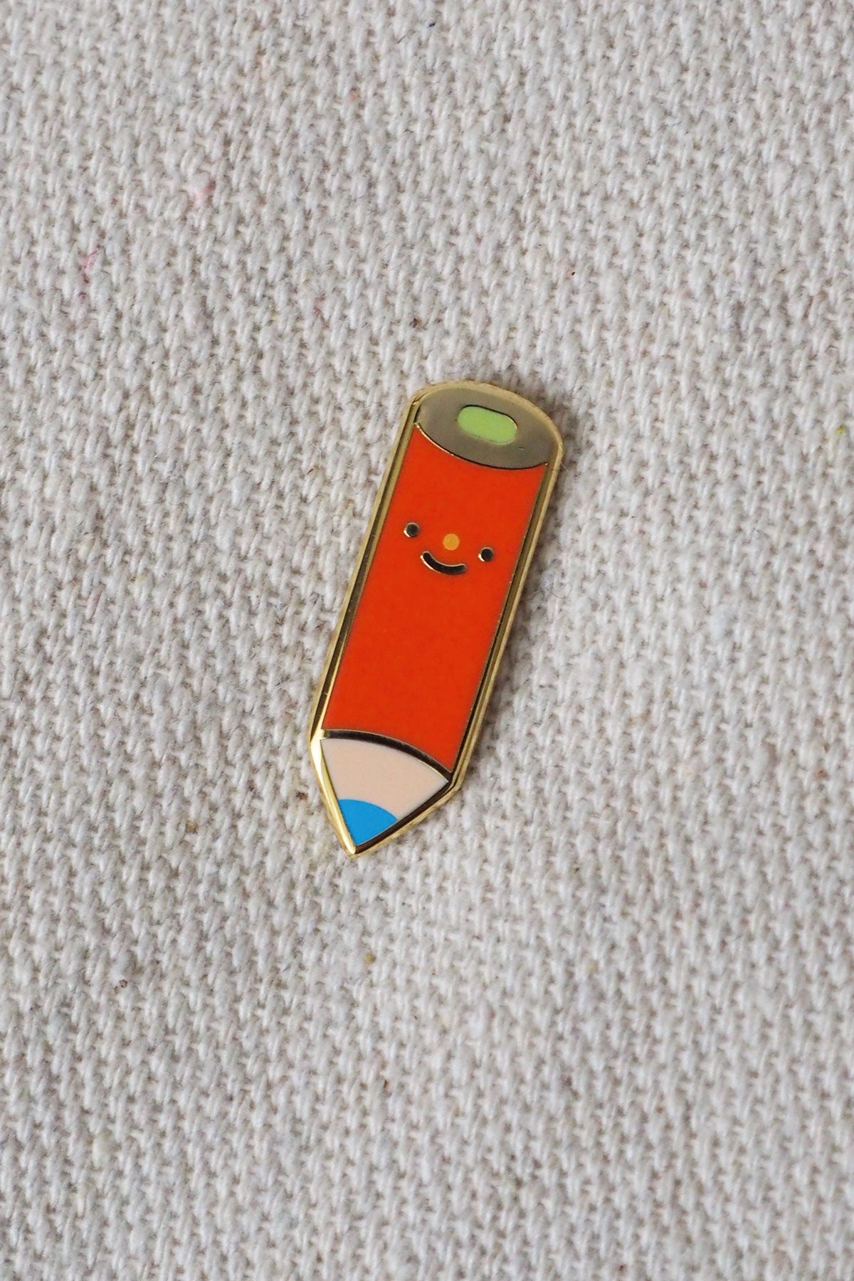Épinglette 'Red Pencil'