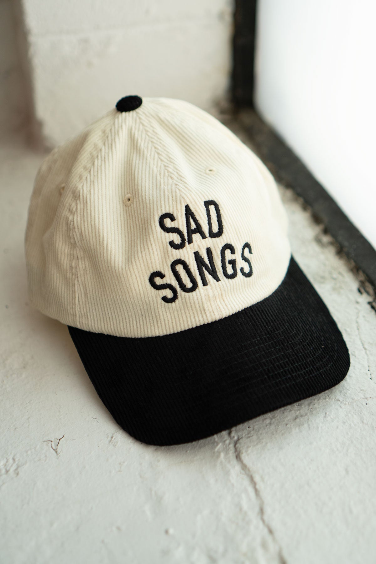 Casquette en Velours Côtelé 'Sad Songs'