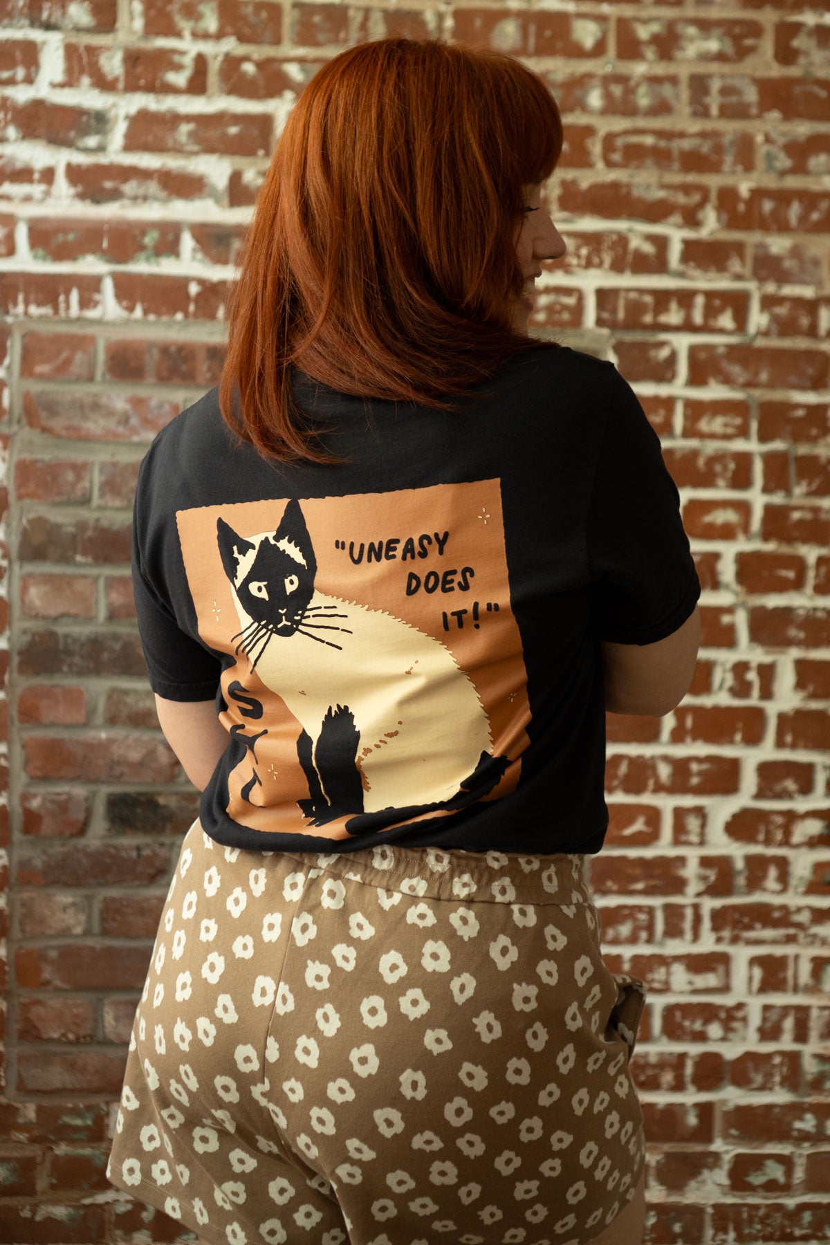 T-Shirt 'Uneasy Does It (Siamese)'