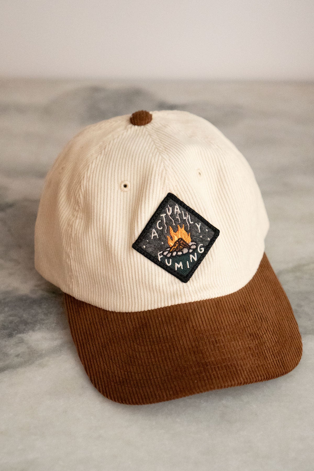 Casquette en Velours Côtelé 'Actually Fuming'