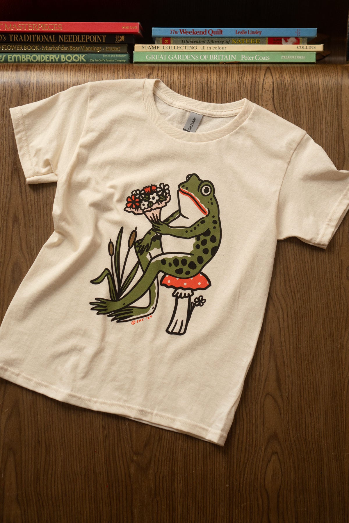 Froggy Bouquet Kids T-Shirt