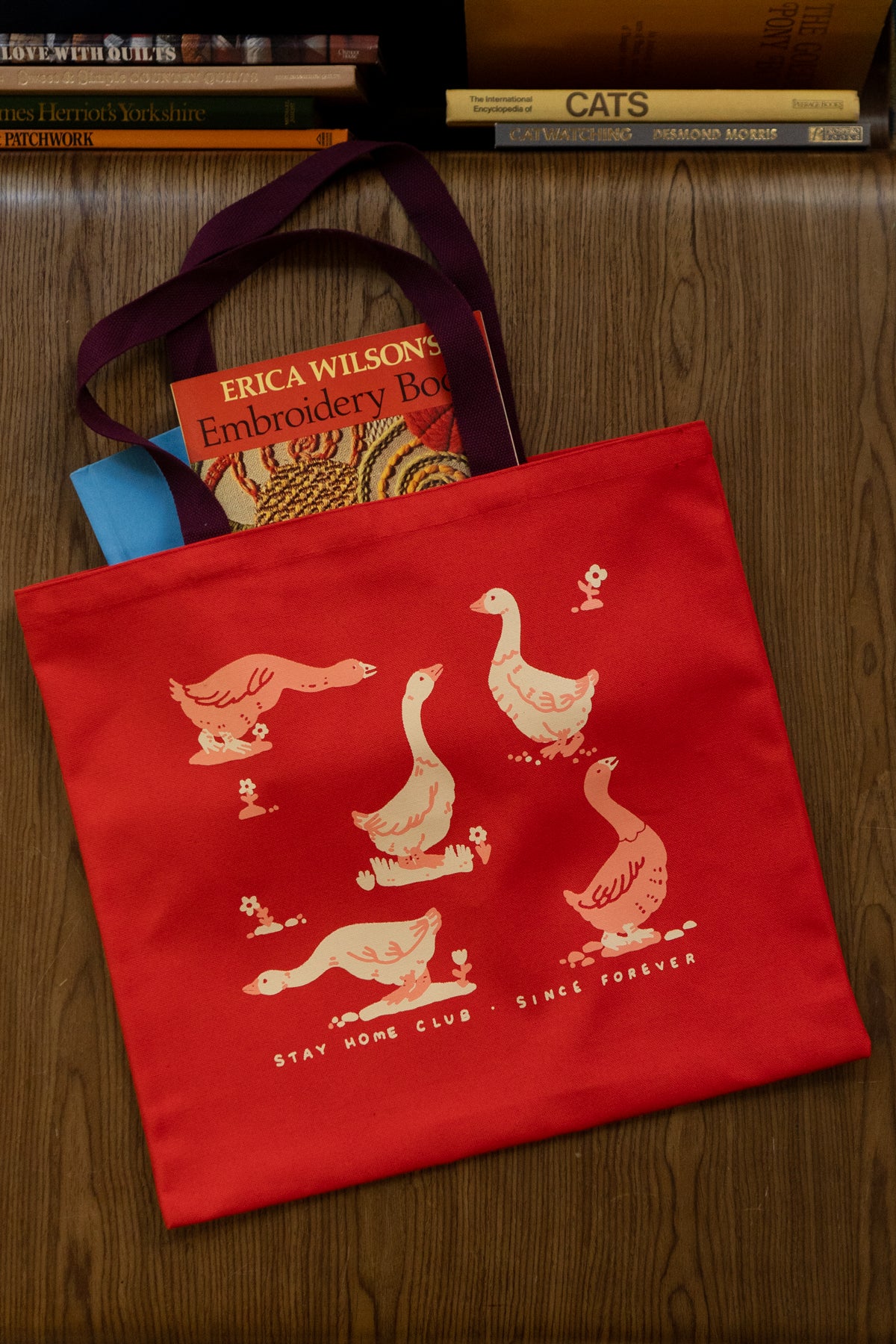Goose Morning Flat Tote | Tomato