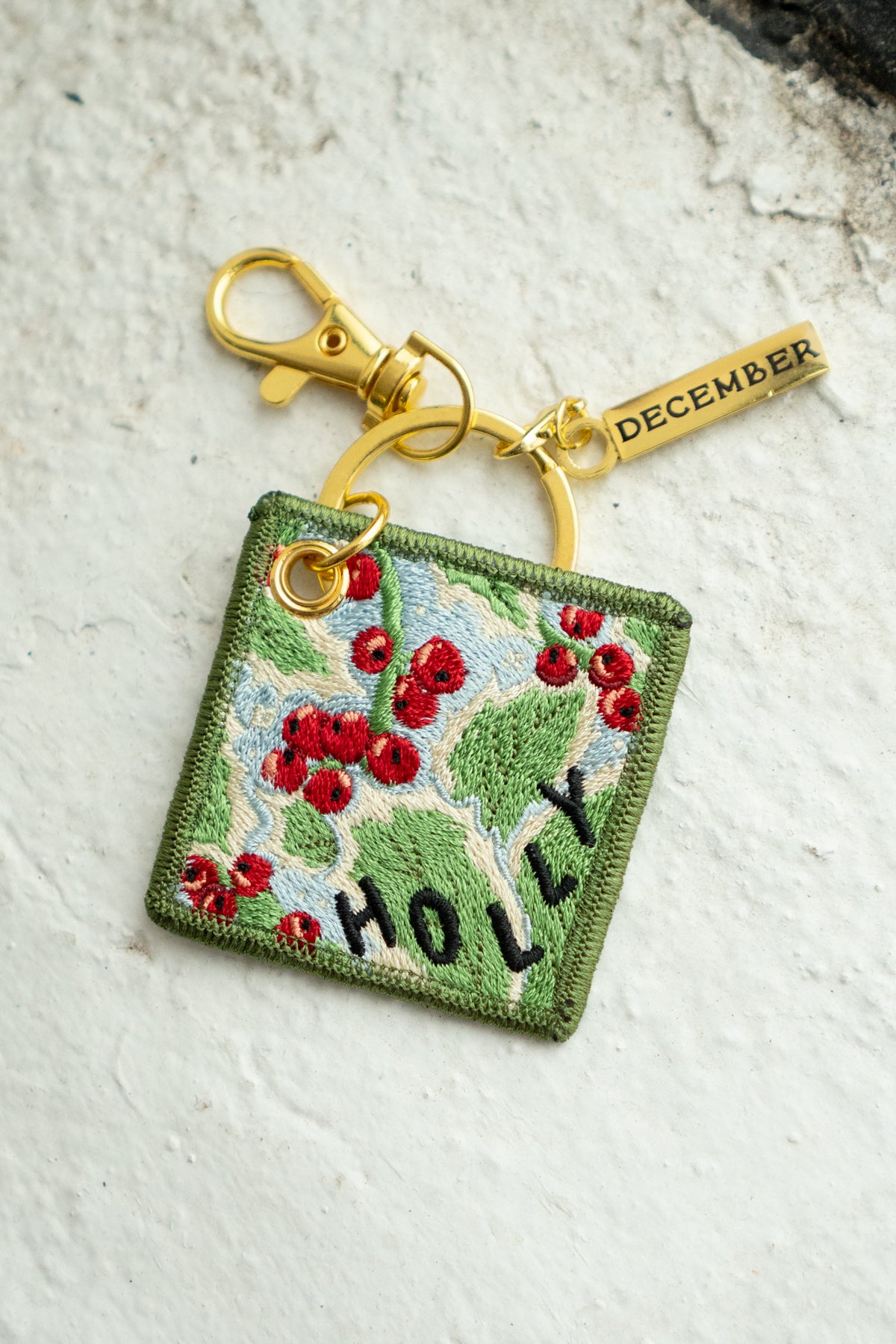 'Holly' - Porte-Clés Brodé avec fleur de naissance de décembre