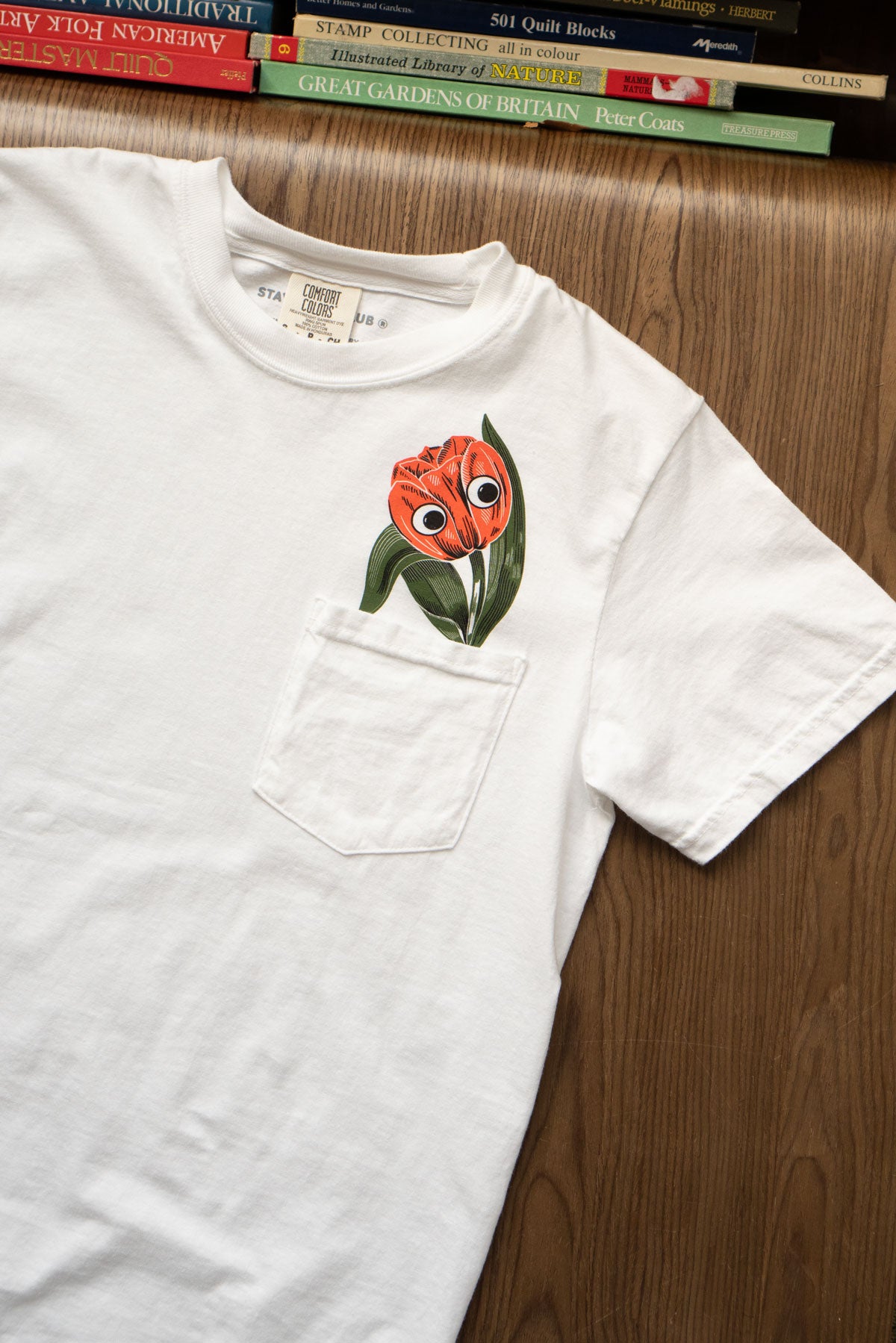 T-Shirt à Poche 'Peeking Tulip'