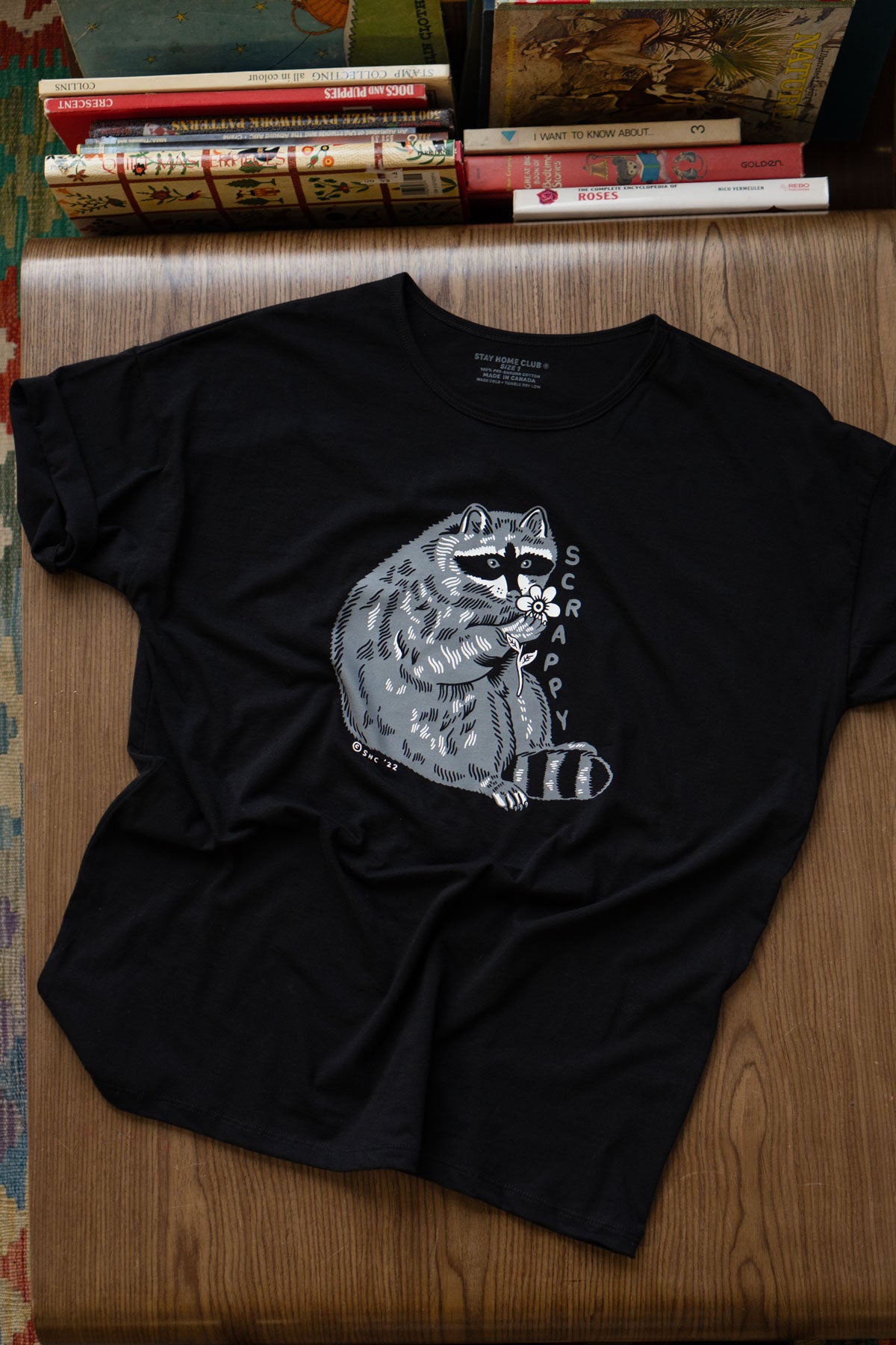 T-Shirt Ample Classique 'Scrappy Raccoon'