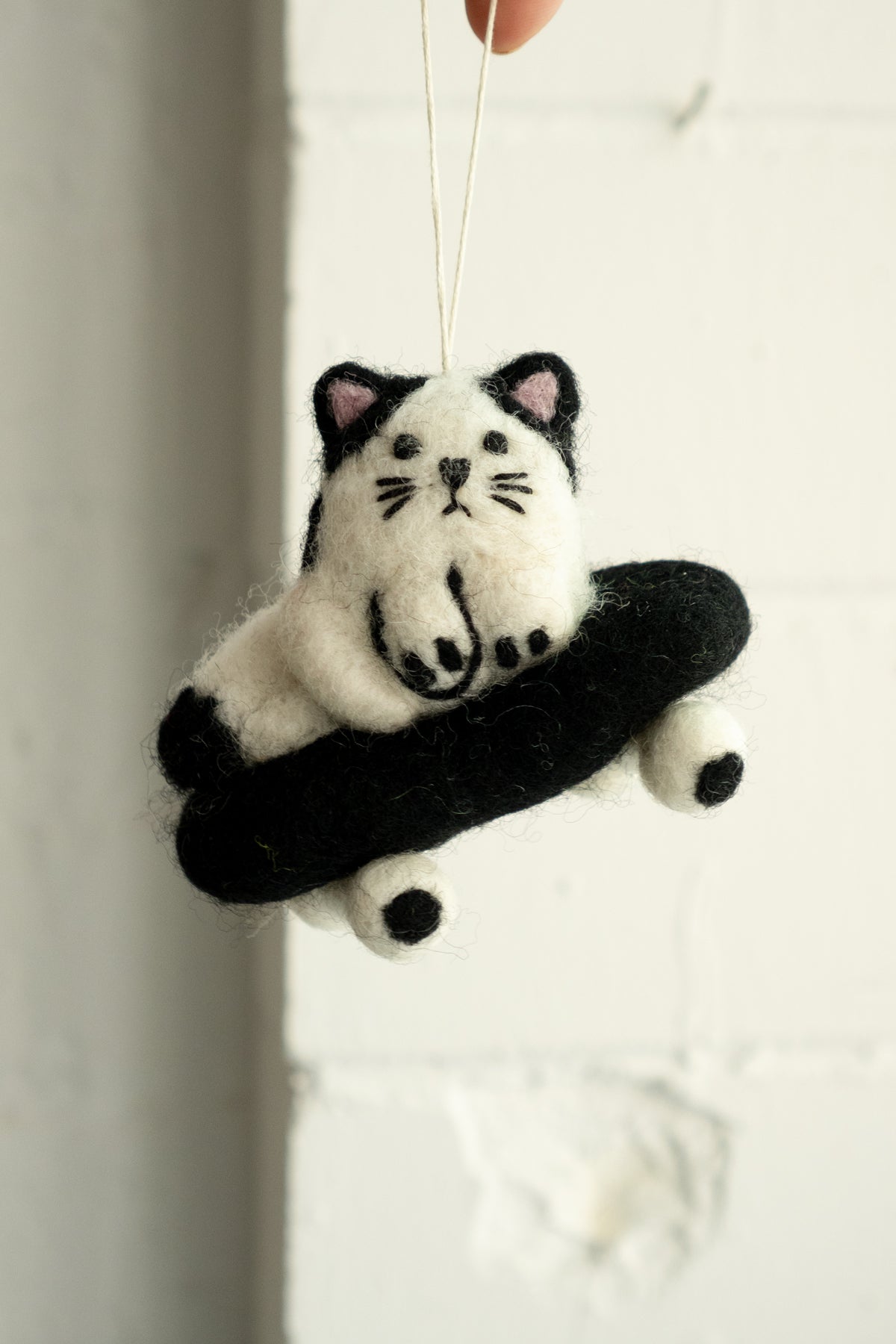 Sk8 Cat - Felted Wool Ornament