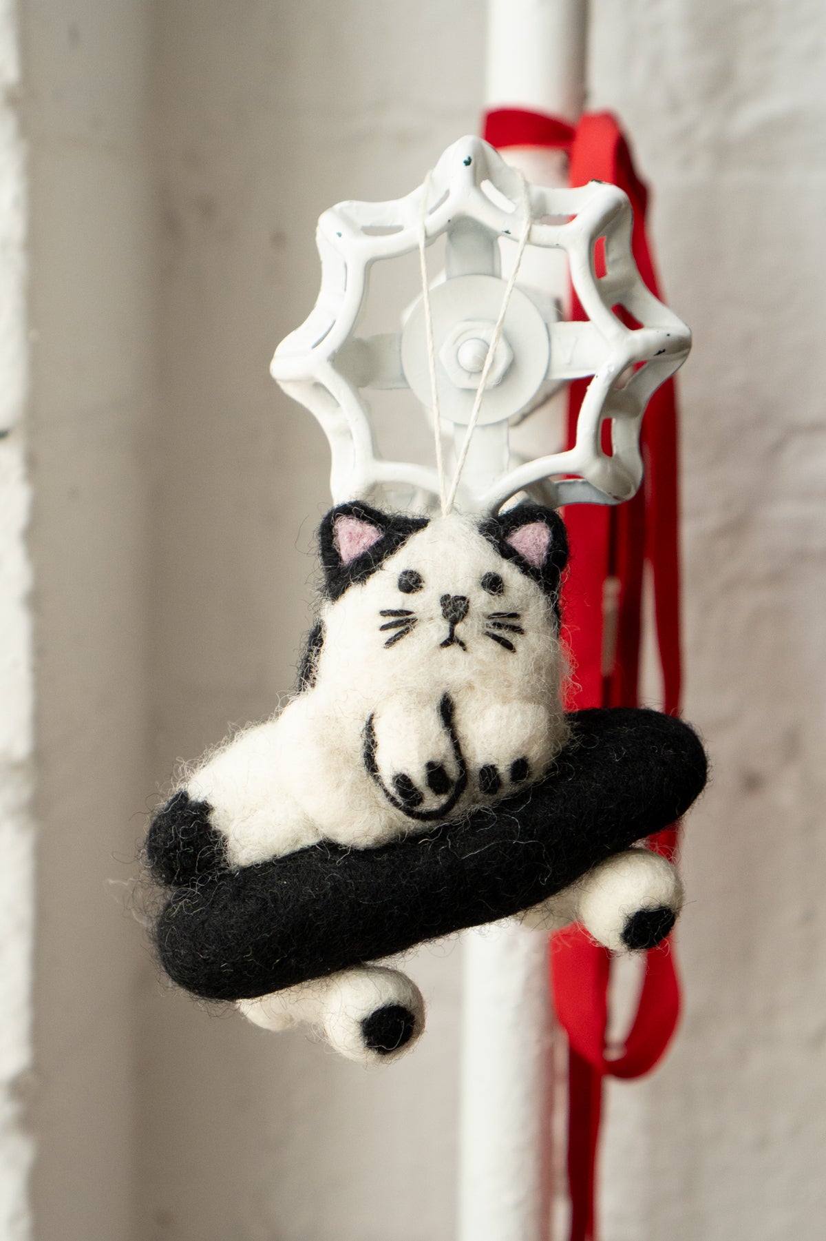 Sk8 Cat - Felted Wool Ornament