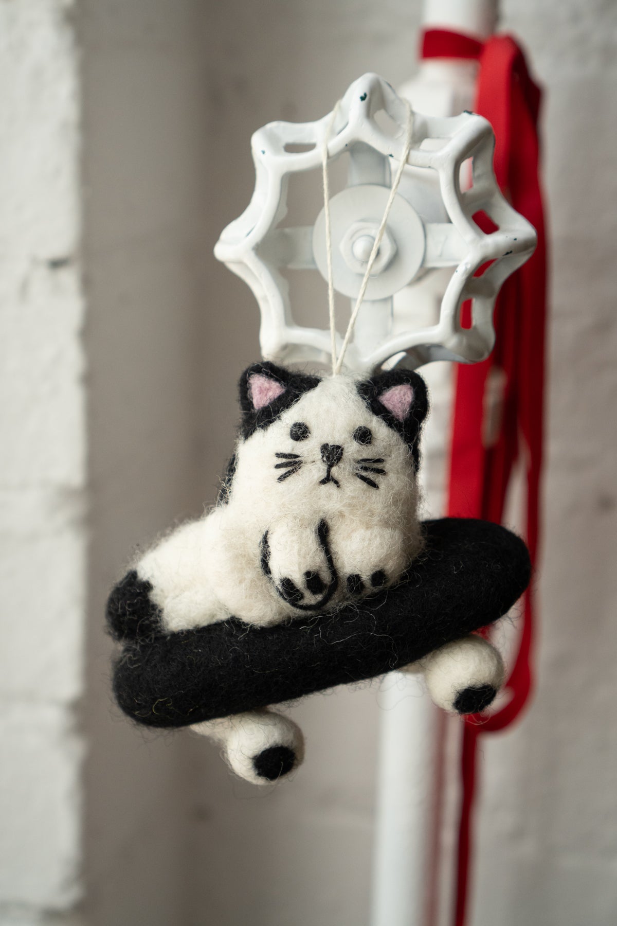 Sk8 Cat - Felted Wool Ornament